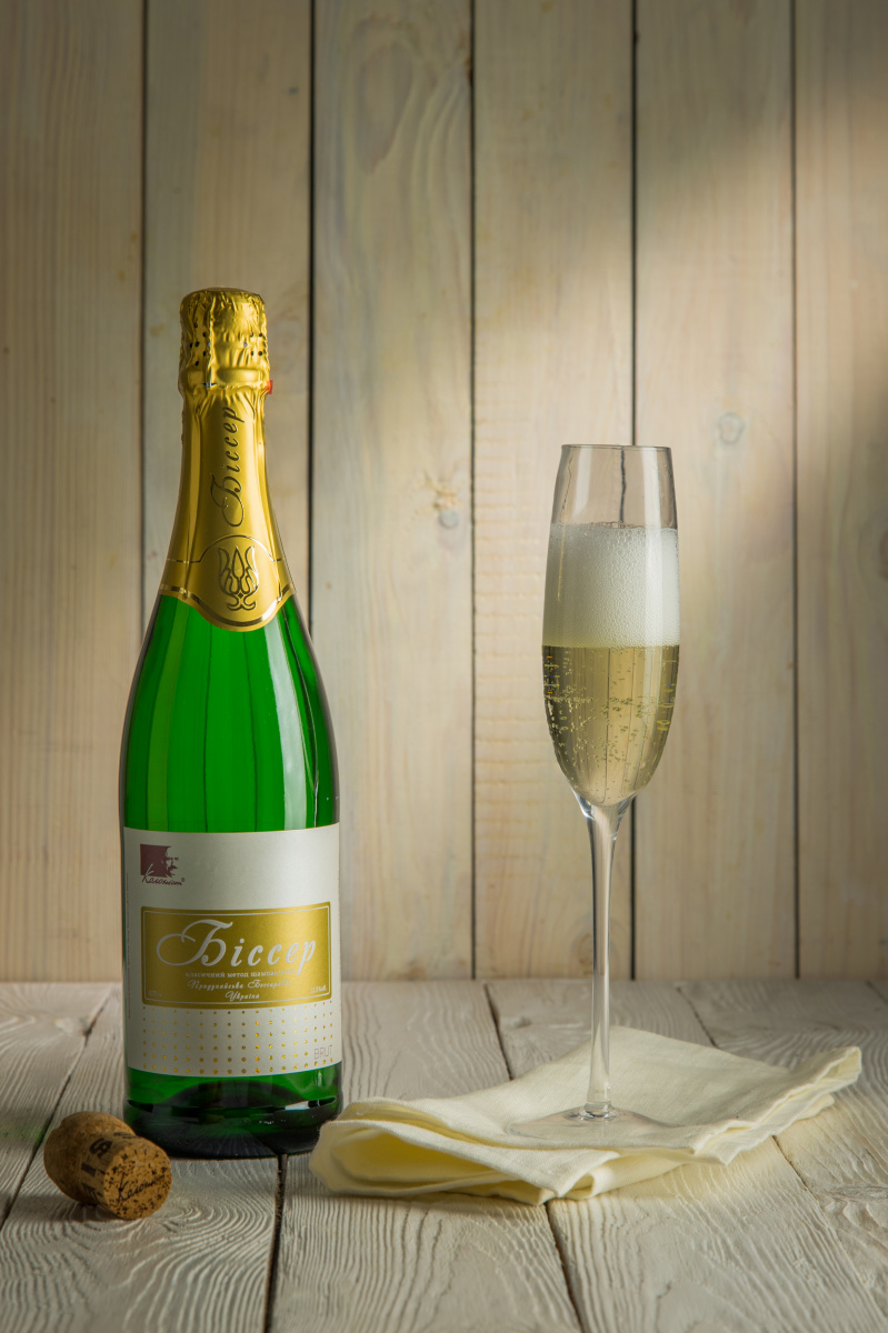 Биссер с бокалом.jpg