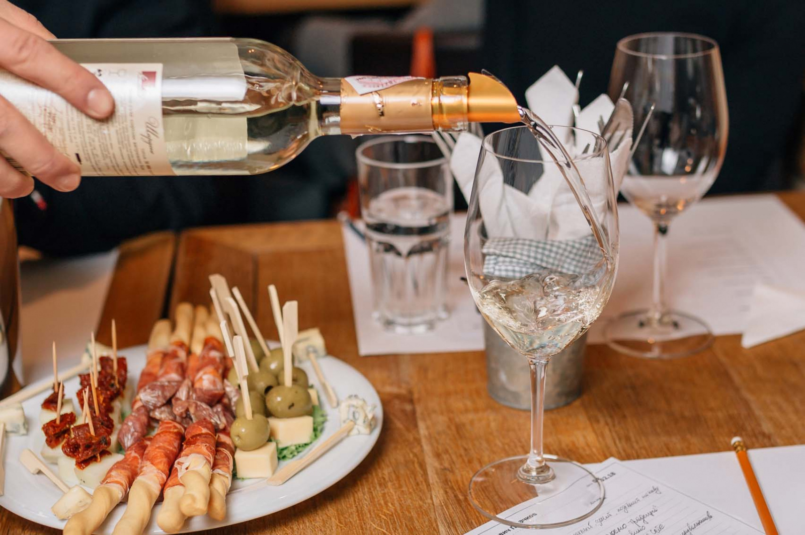 Біле сухе вино