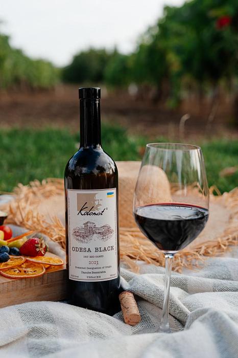 вино сухое Одесское черное