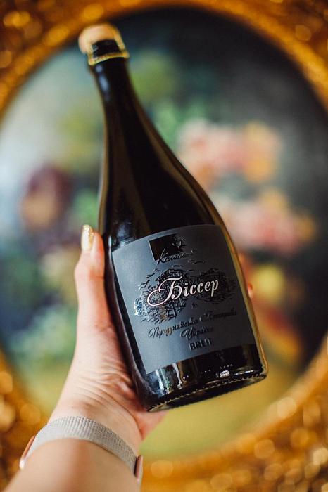 Біссер ігристе витримане брют біле тираж 2018