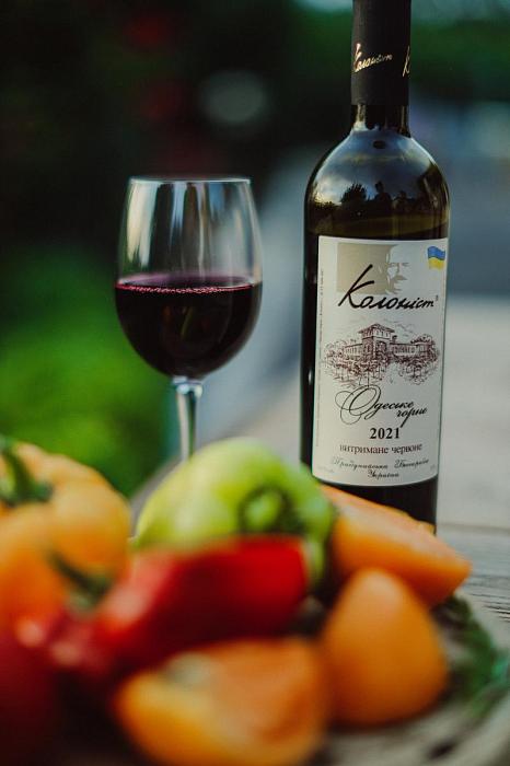 вино сухое Одесское черное